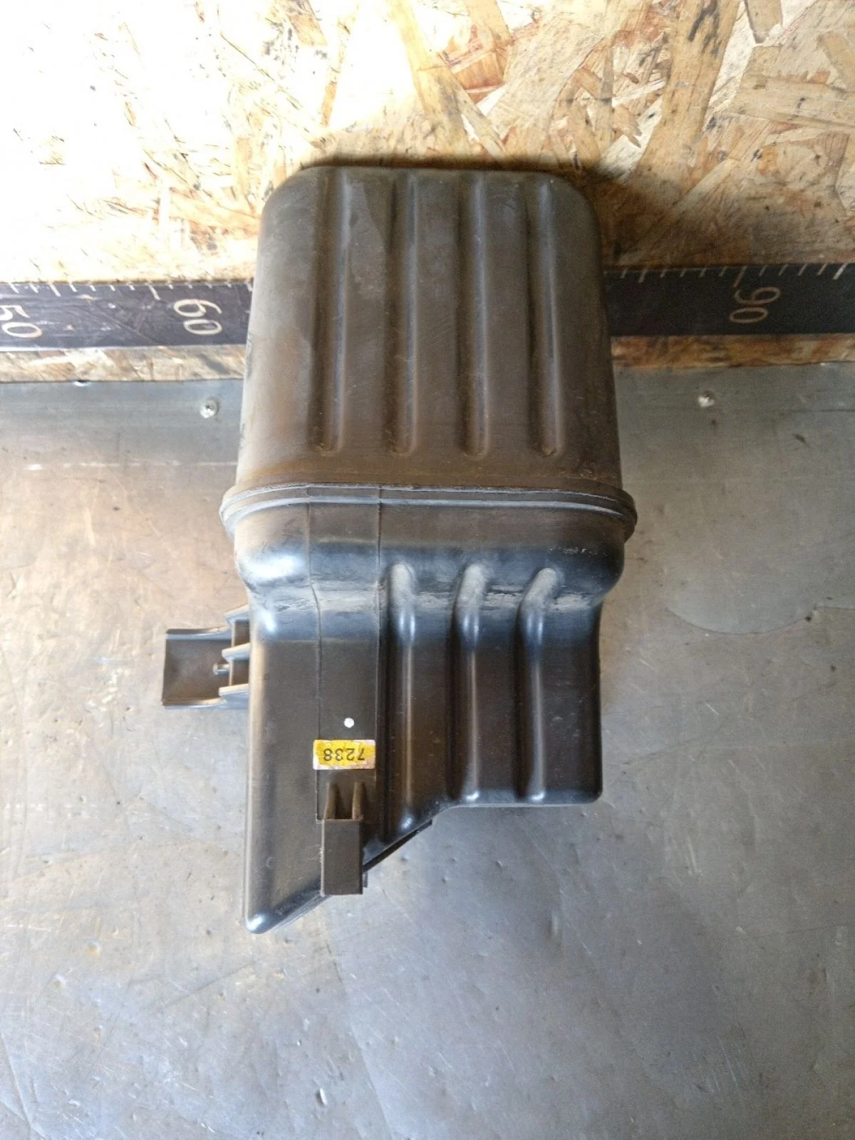 Резонатор воздушного фильтра Opel Antara I рестайлинг (2010—2017) 2012 черный