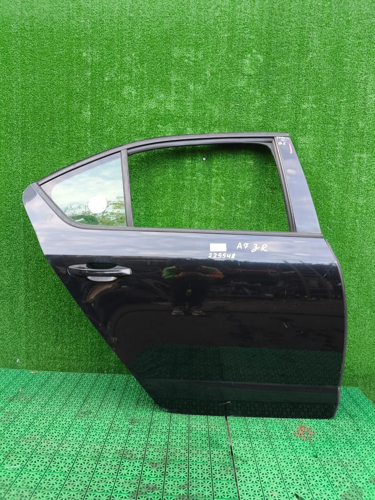 Дверь SKODA OCTAVIA A7 2013- задняя правая чёрная б/у OCTAVIA A7(2013-