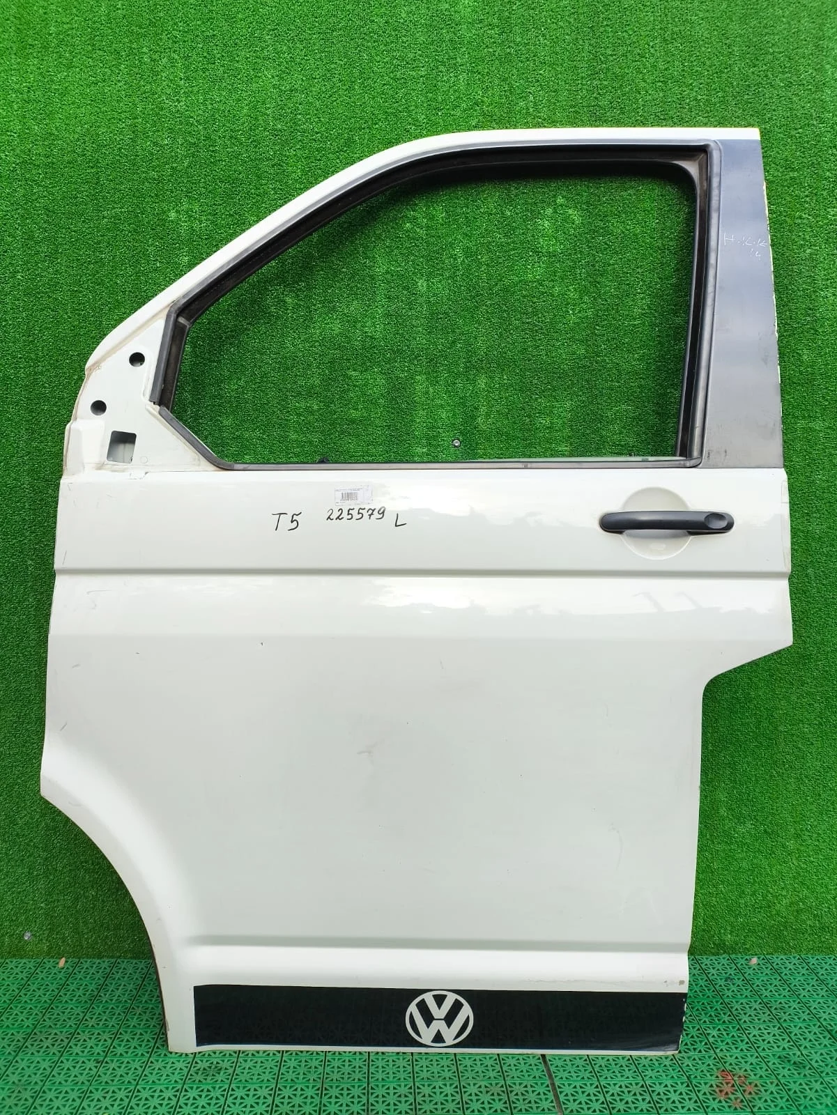 Дверь VOLKSWAGEN TRANSPORTER T5/T6 2003- передняя левая белая б/у TRANSPORTER T5(2003-2015);TRANSPORTER T6(2015-