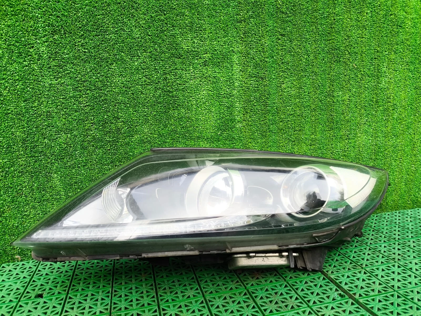 Фара KIA SPORTAGE 3 2010- ксенон с ходовыми огнями левая б/у SPORTAGE 3(2010-2015)