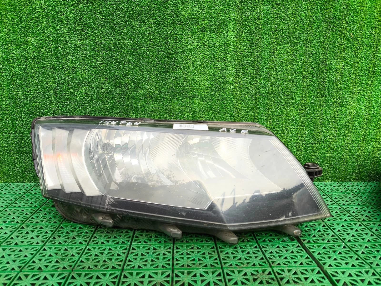 Фара SKODA OCTAVIA A7 2013- правая б/у OCTAVIA A7(2013-