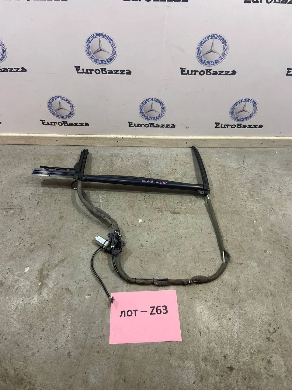 Шторка двери солнцезащитная правая Mercedes W221