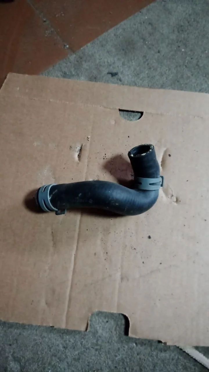 Шланг системы охлаждения Audi Q7 4L рестайлинг (2009—2015)