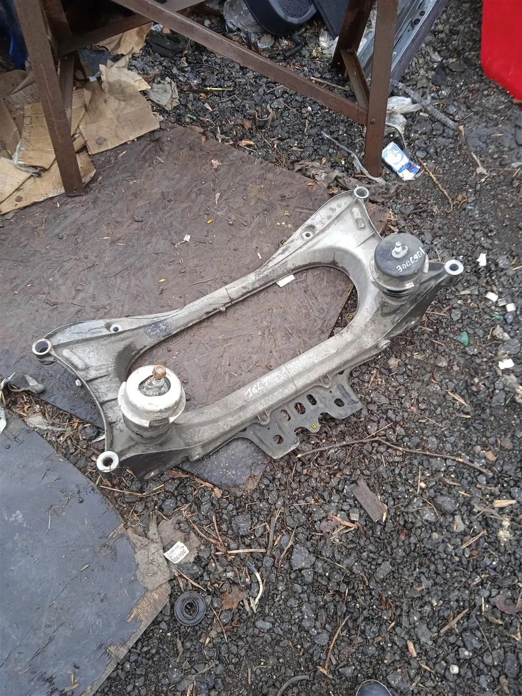 Балка подмоторная  поперечная Lexus IS 250/350 (2