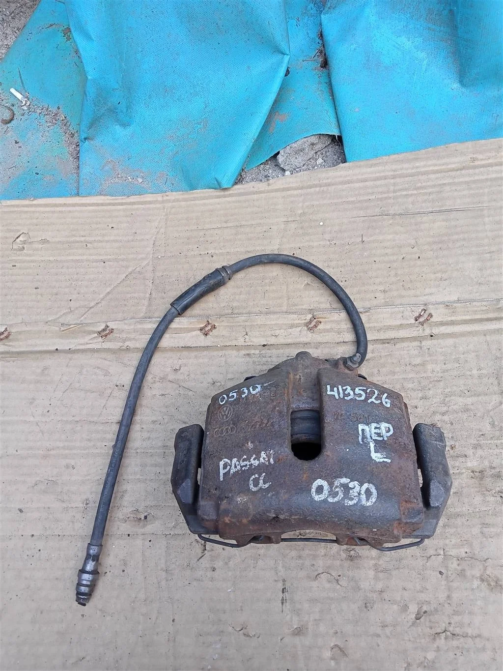 Суппорт тормозной передний правый VW Passat CC (2