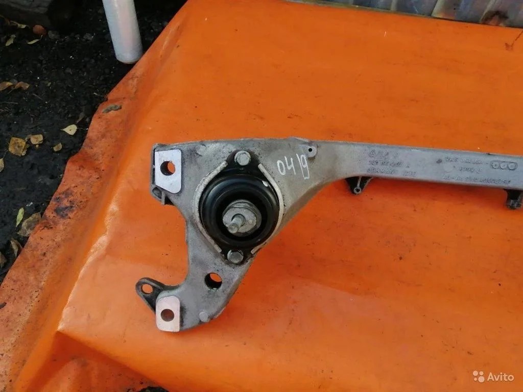 Балка подмоторная  поперечная VW Touareg (2002-20