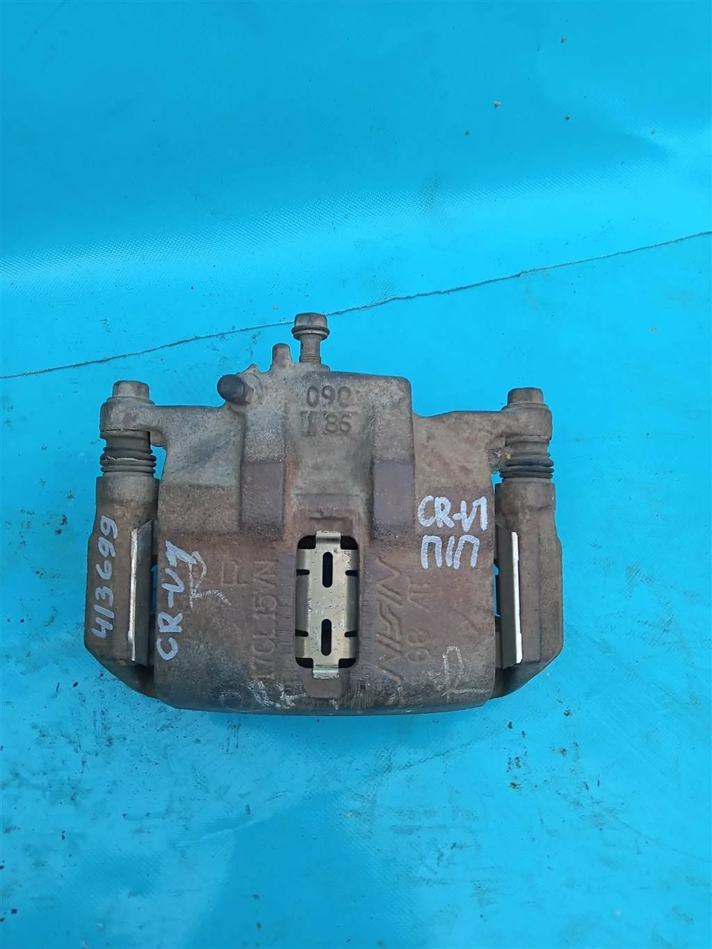 Суппорт тормозной передний правый Honda CR-V 1996