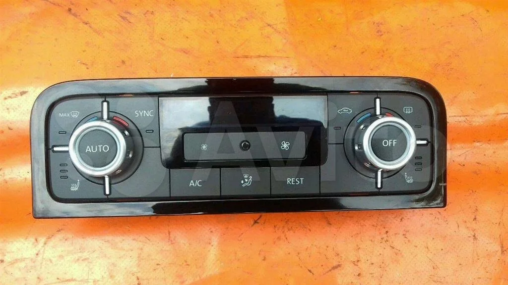 Блок управления кондиционером и климатом VW Touar
