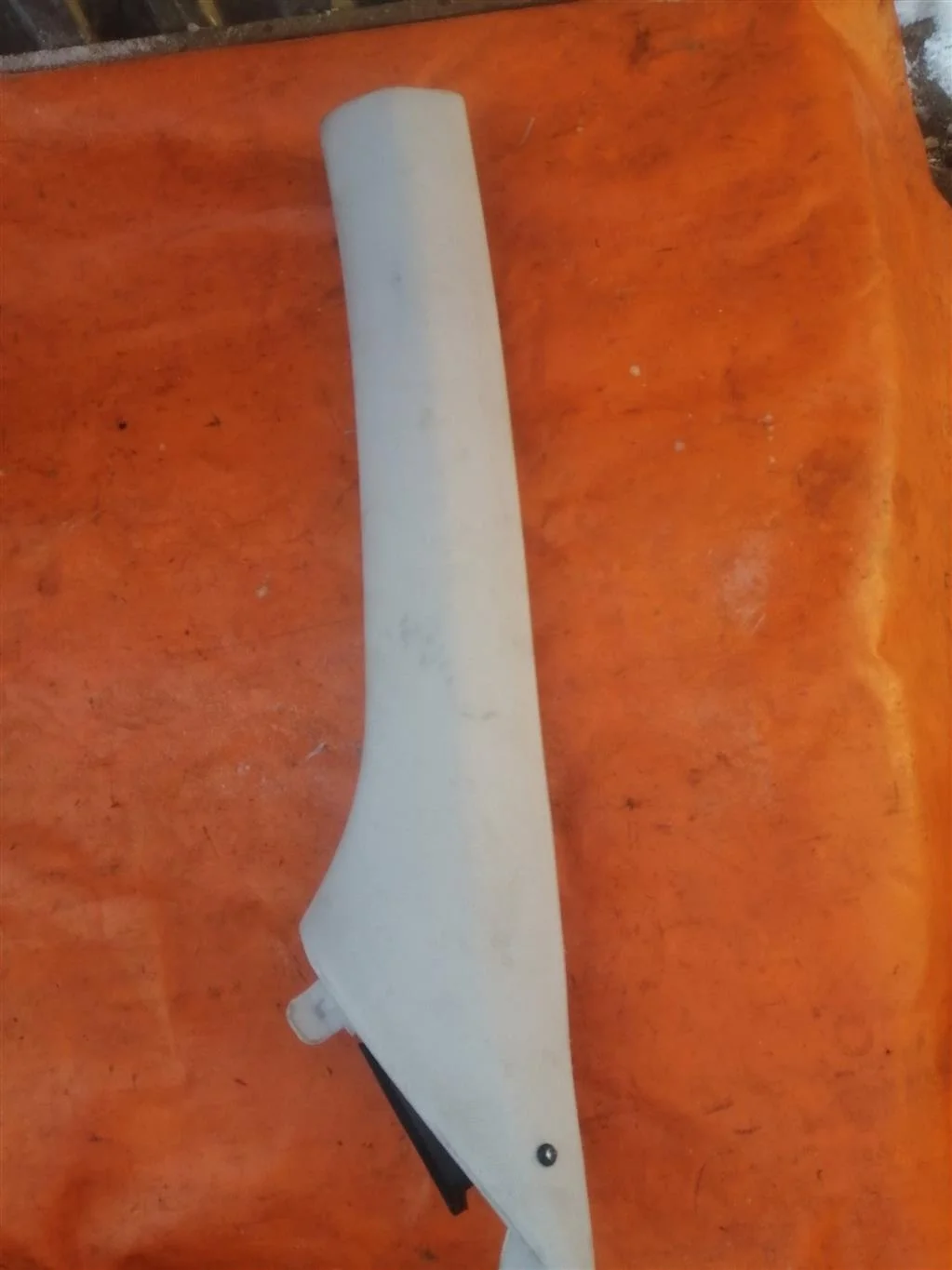 Обшивка передней левой стойки Kia Sorento Prime (