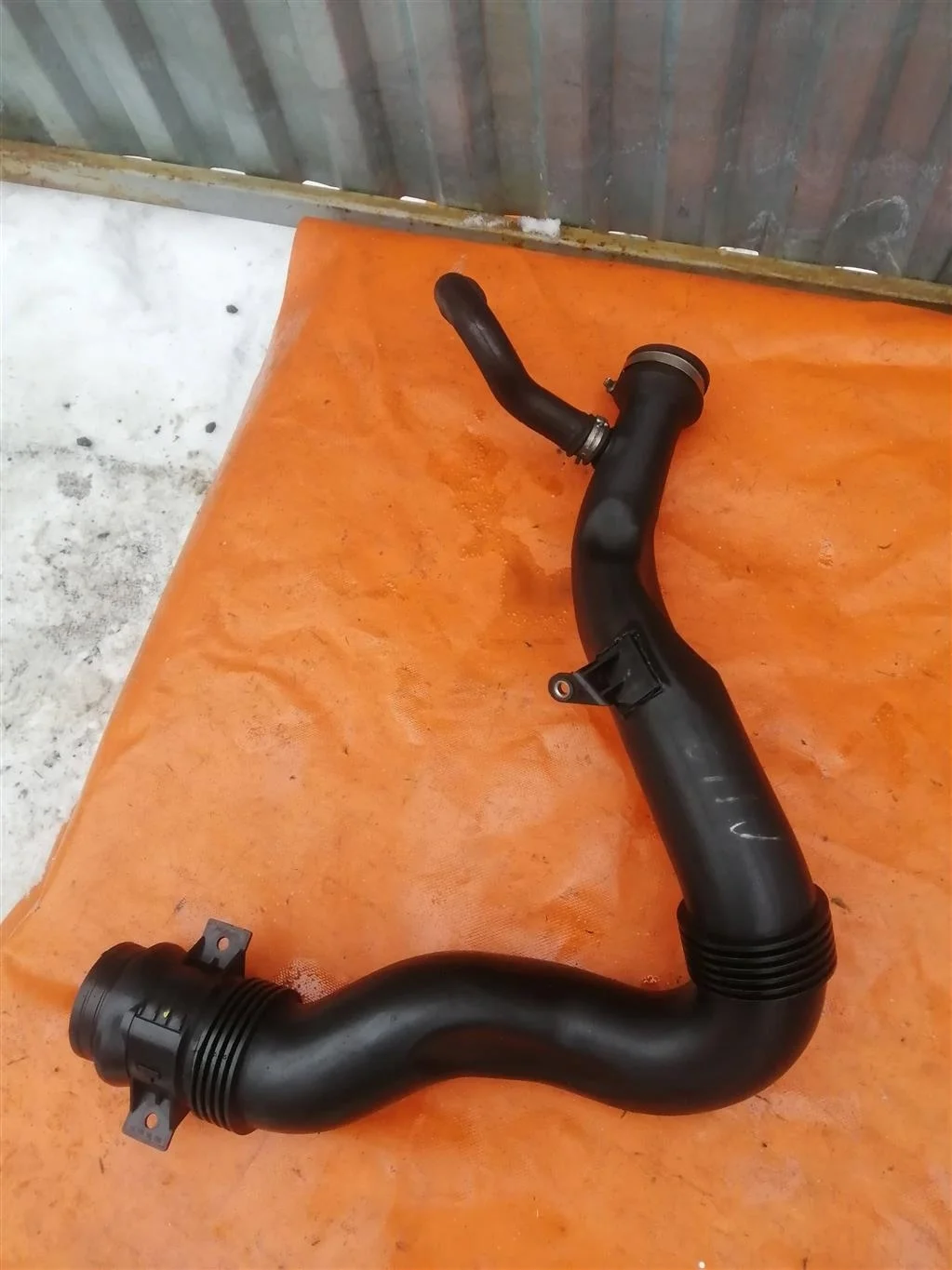 Патрубок воздушного фильтра Land Rover RANGE ROVE