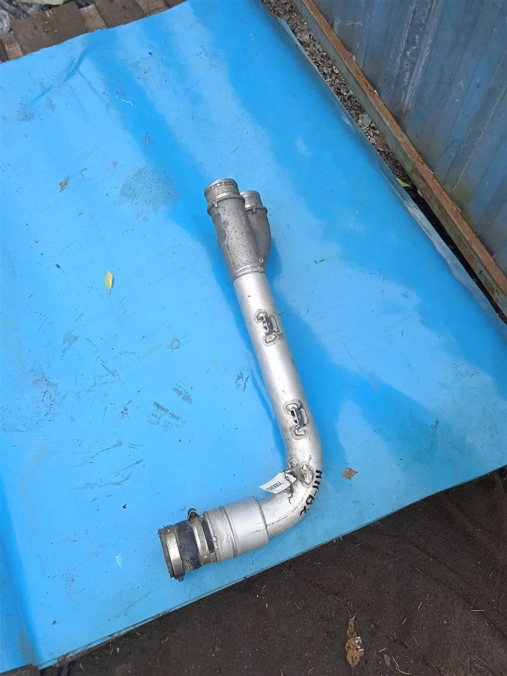 Патрубок интеркулера VW Touareg NF (2011-2018)