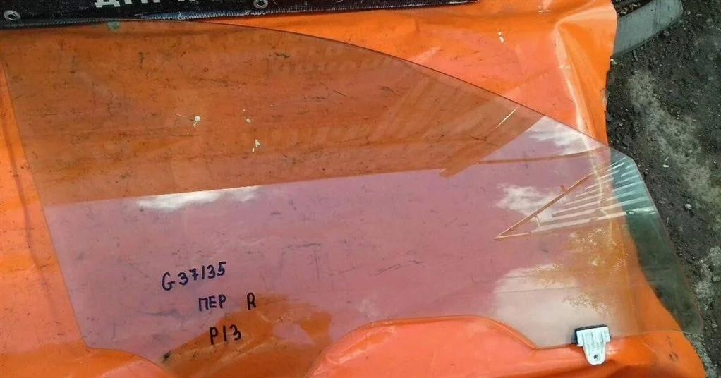 Стекло двери передней правой Infiniti G 25/35/37