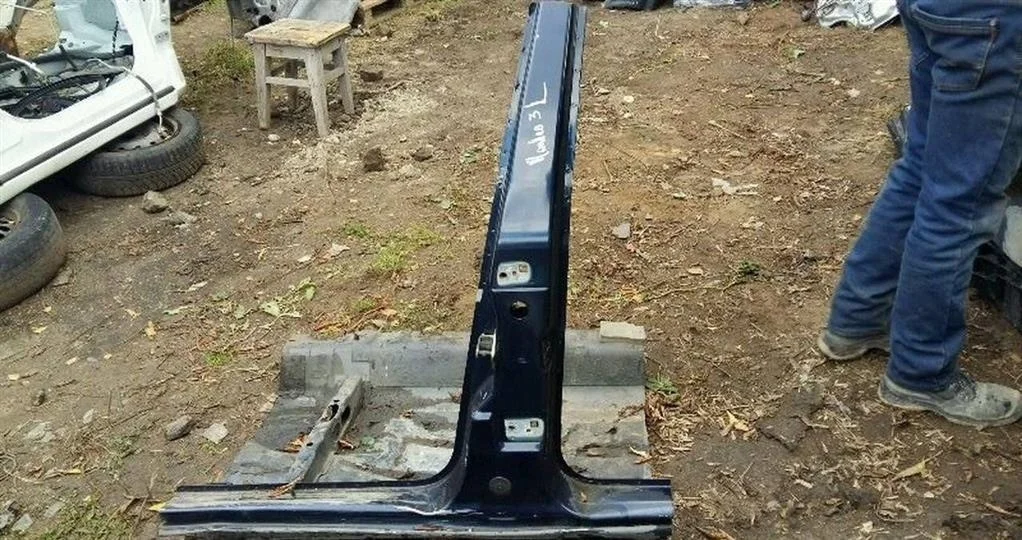 Порог левый с средней стойкой Ford Mondeo III (20