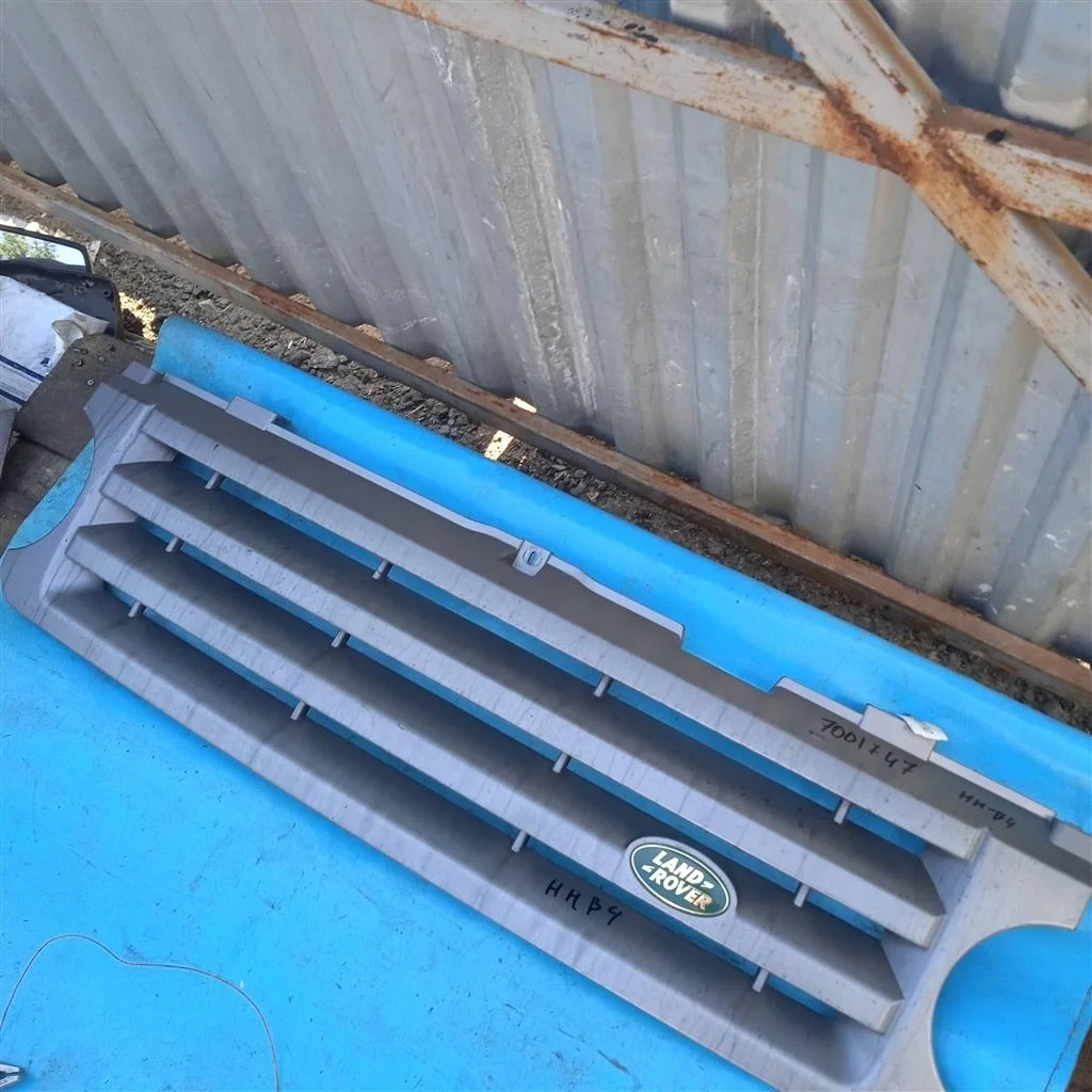 Решетка радиатора Land Rover Range Rover III (LM)