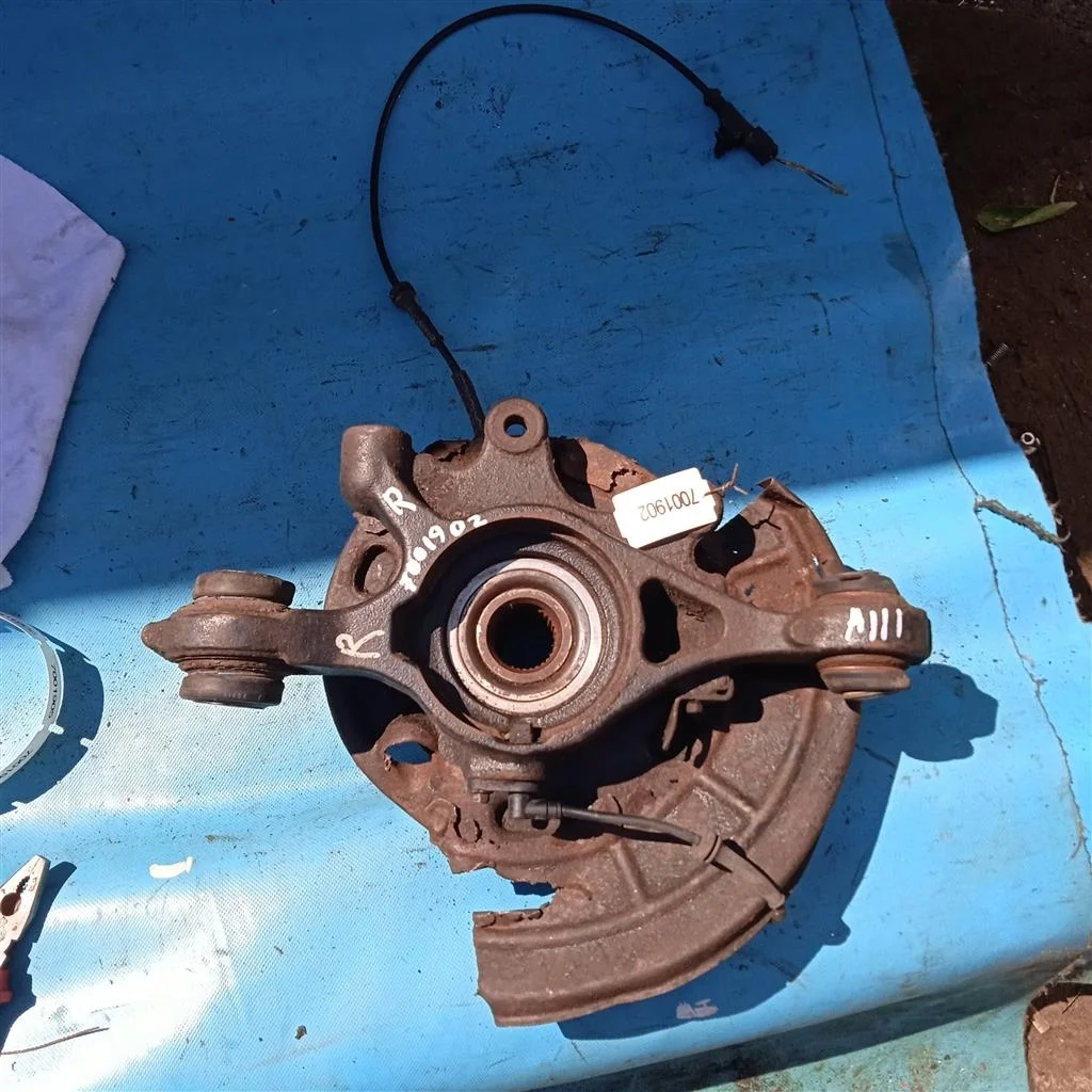 Кулак  задний левый Land Rover RANGE ROVER SPORT