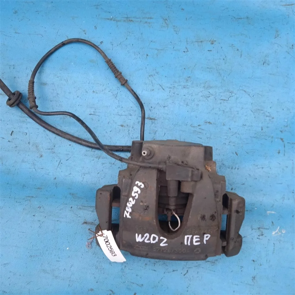 Суппорт тормозной передний правый Mercedes W202 1