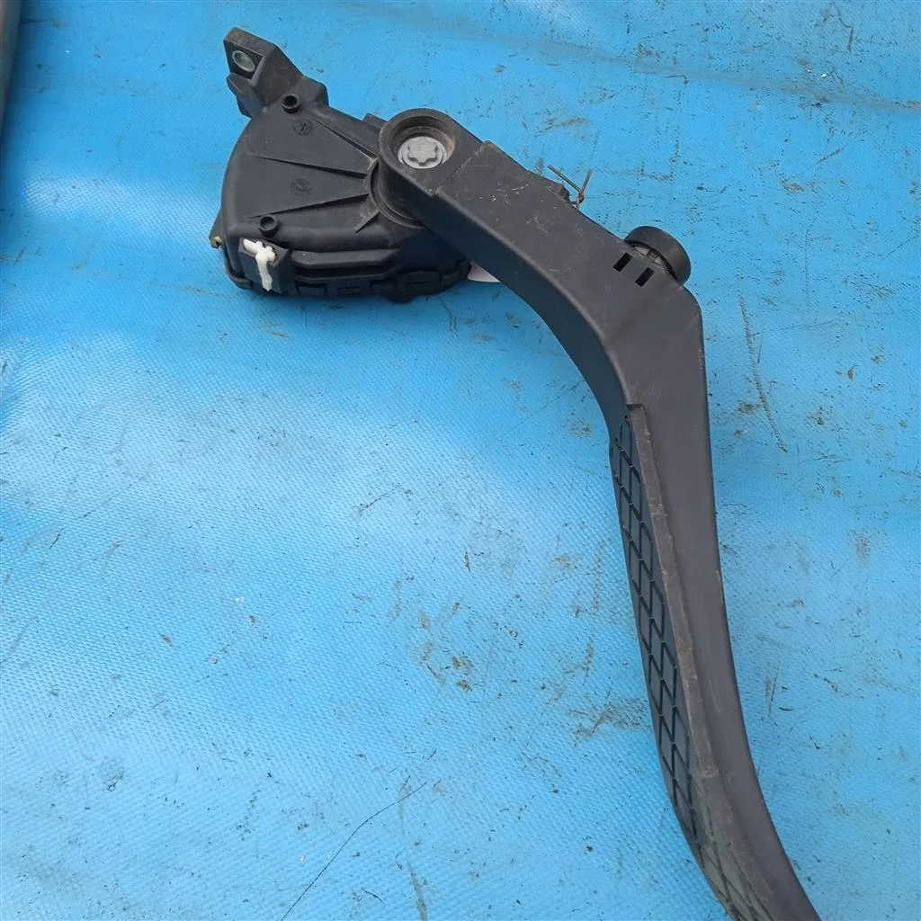 Педаль газа Audi Q7 (2006-2016)