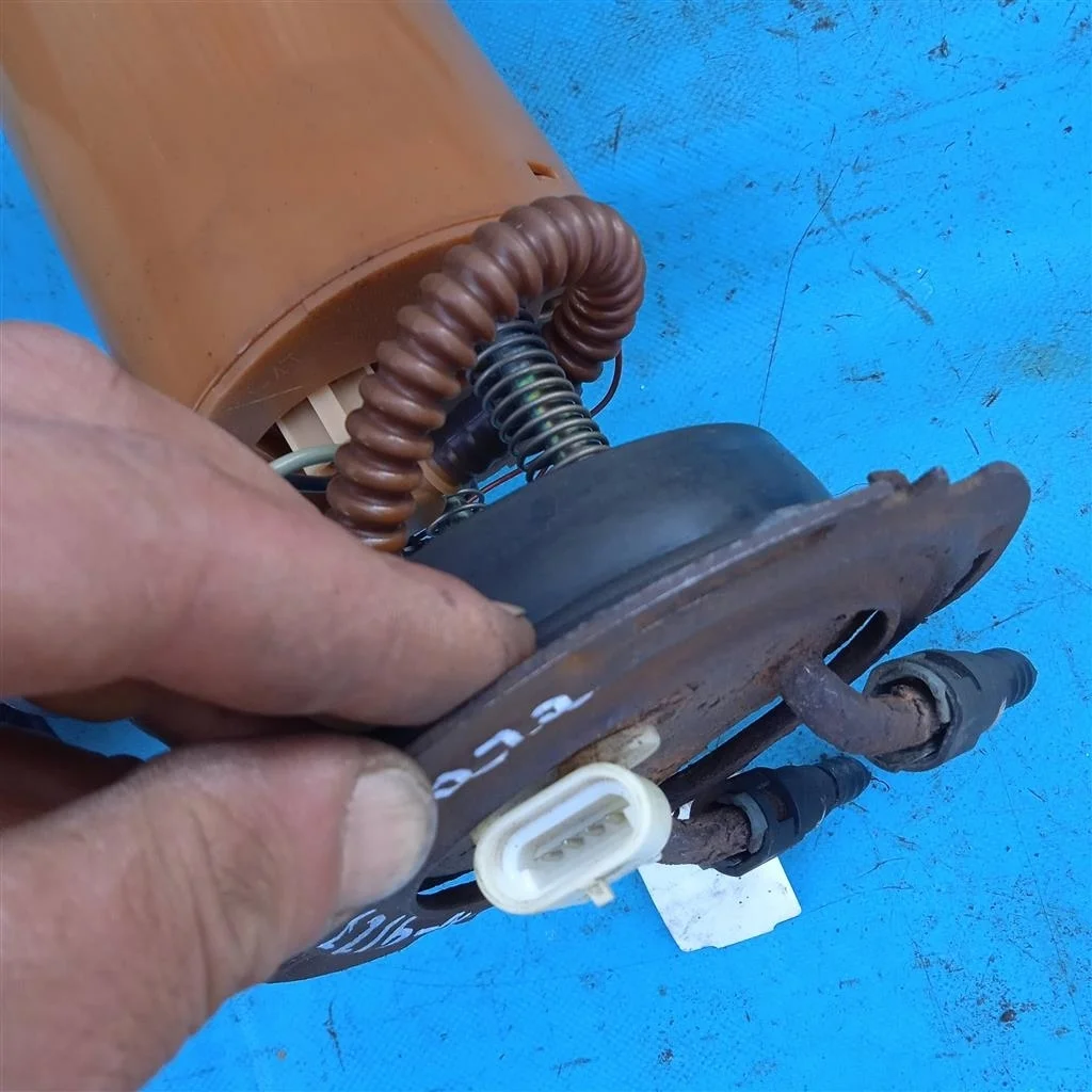 Насос топливный в сборе с колбой GMC Envoy (2001-