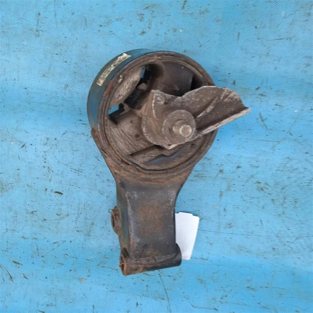 Опора двигателя задняя Chevrolet Cruze (2009-2013)