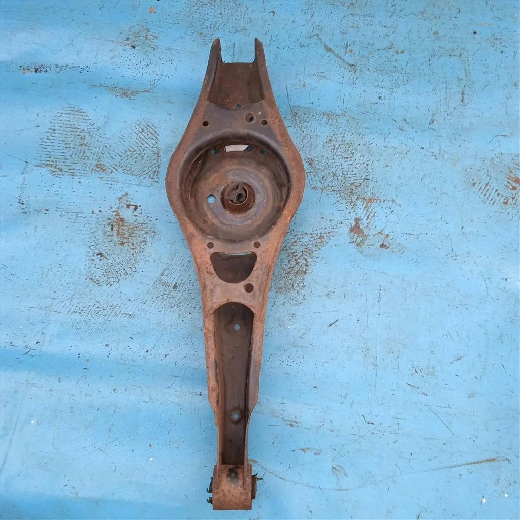 Рычаг задний нижний VW Golf V (2003-2009)