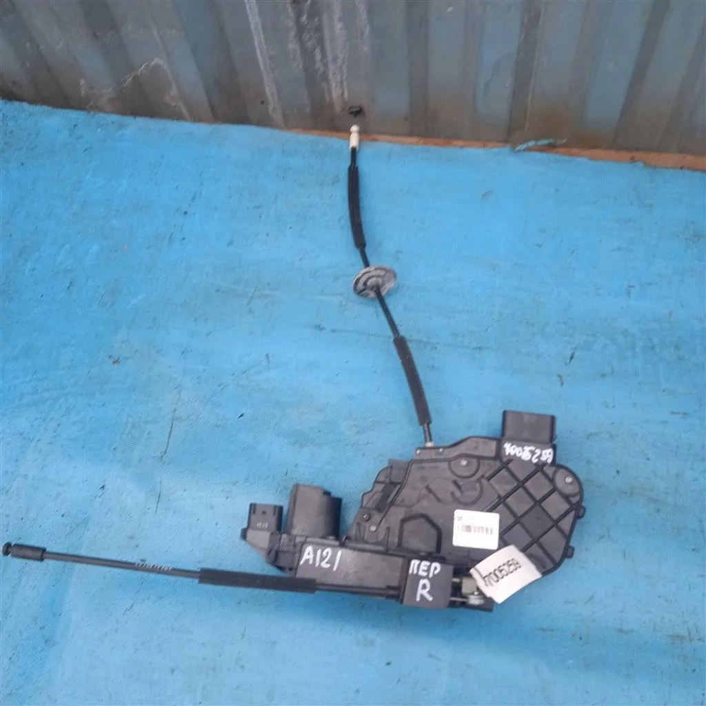 Замок двери передней правой Land Rover RANGE ROVE