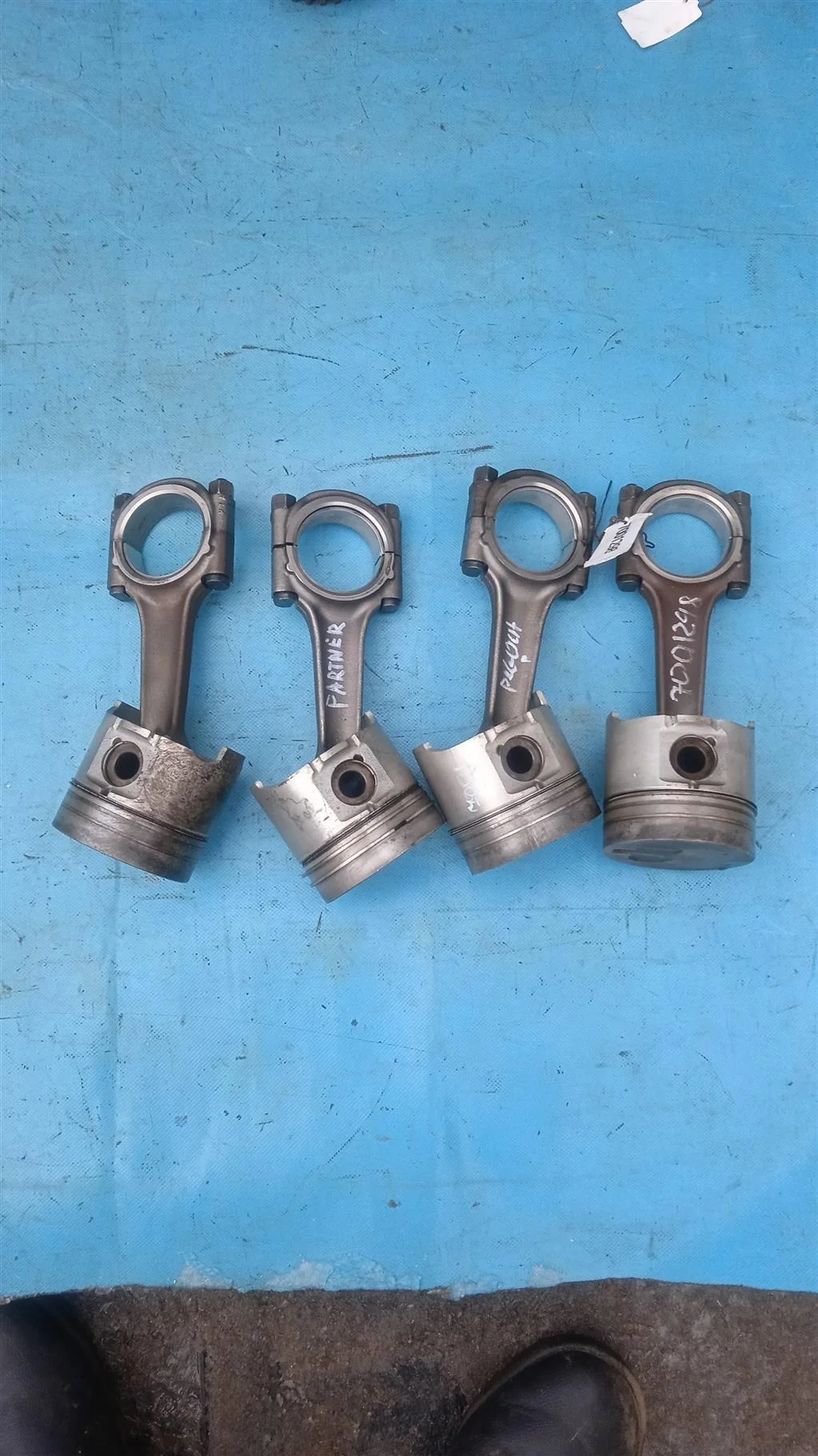 Поршень в сборе с шатуном Peugeot Partner (M59) 2