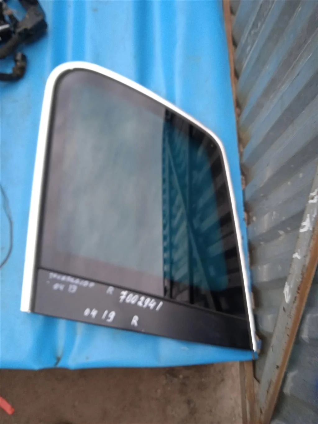 Стекло кузовное глухое правое VW Touareg (2002-20