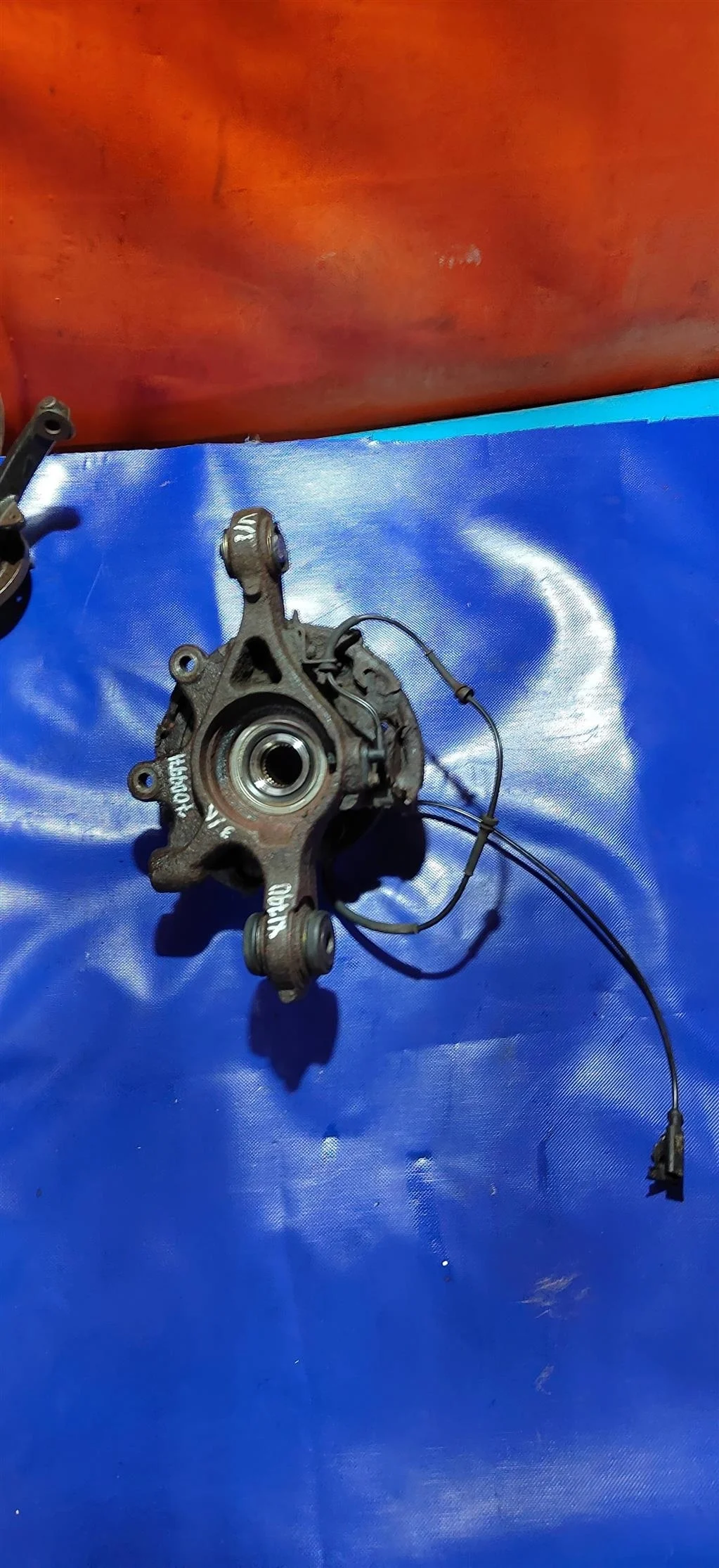 Кулак  задний левый Land Rover RANGE ROVER SPORT