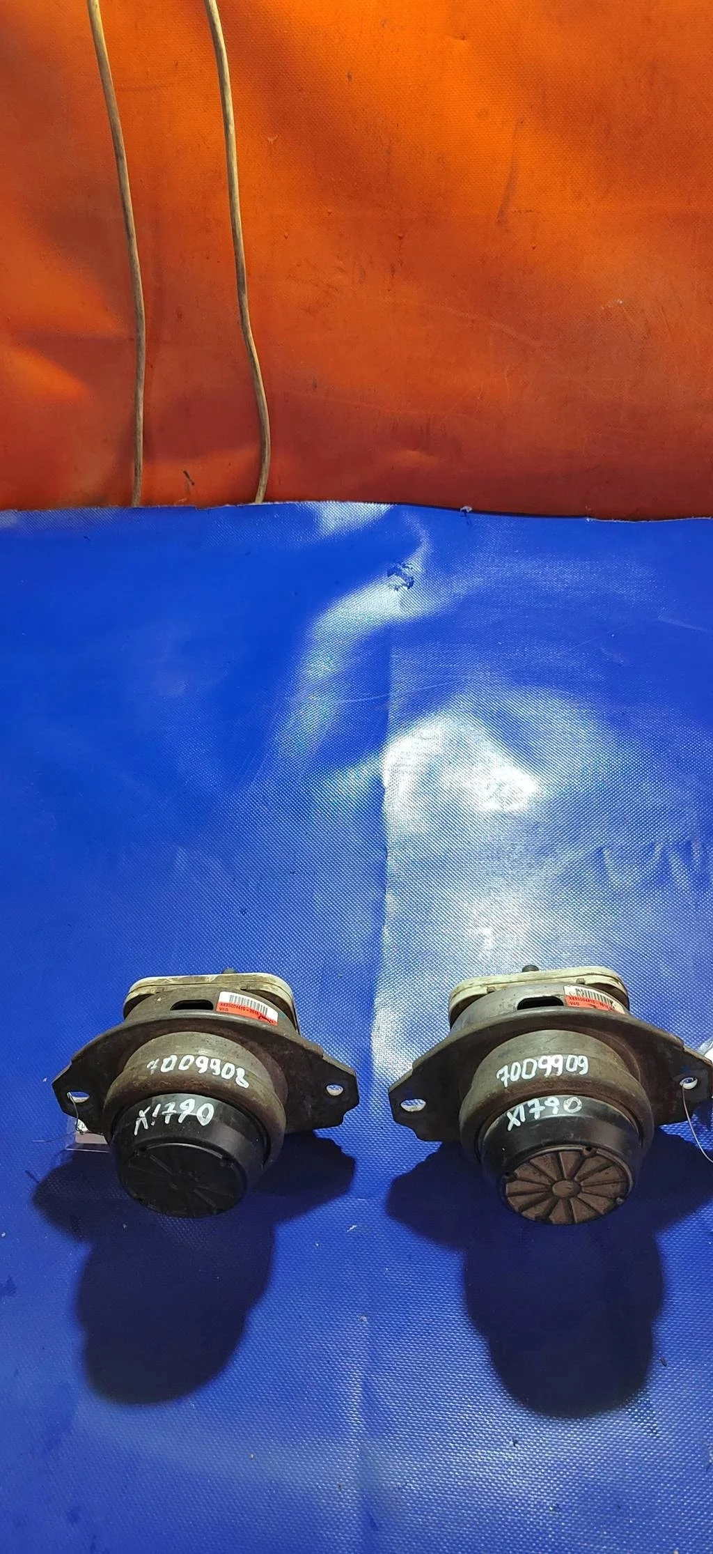 Опора двигателя передняя Land Rover RANGE ROVER S