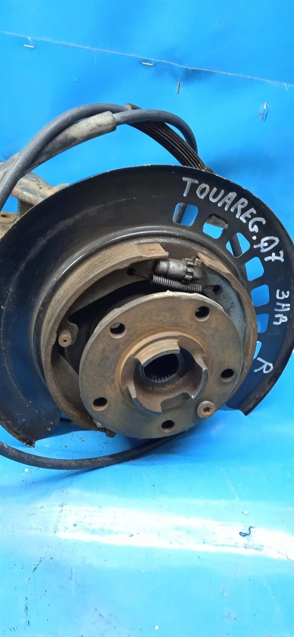 Кулак  задний правый Audi Q7 (2006-2016)