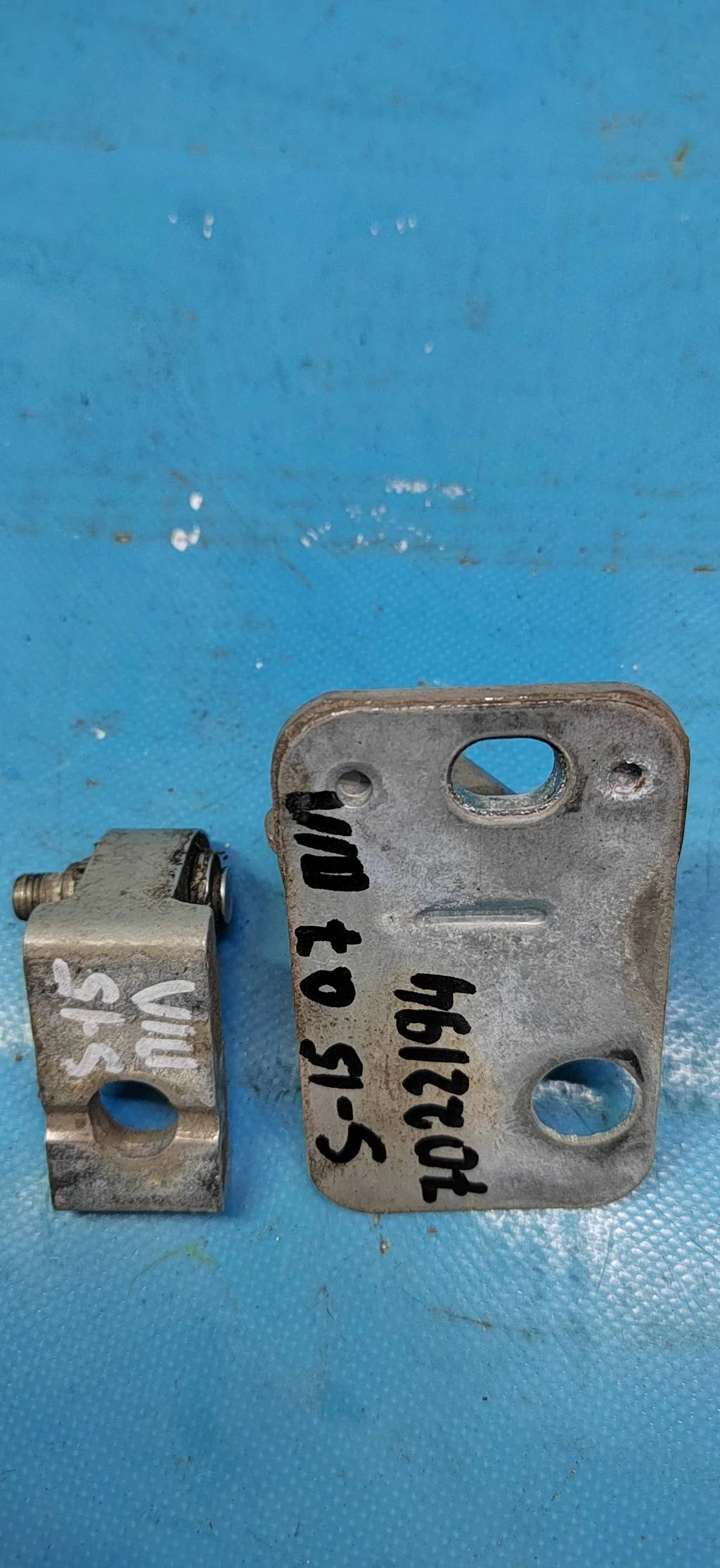 Петля двери передней левой верхняя Audi Q7 (2006-