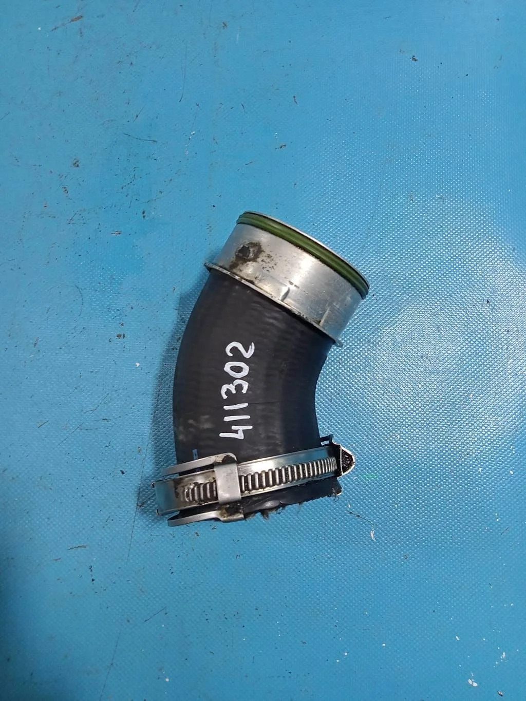 Патрубок интеркулера Audi Q7 (2006-2016)