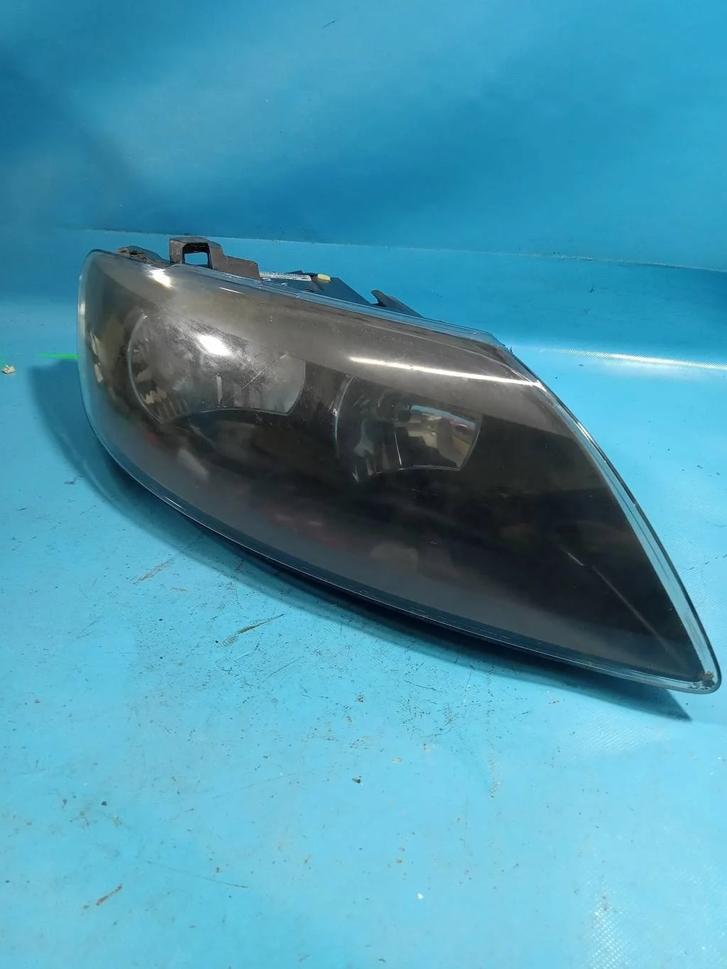 Фара правая Audi Q7 (2006-2016)