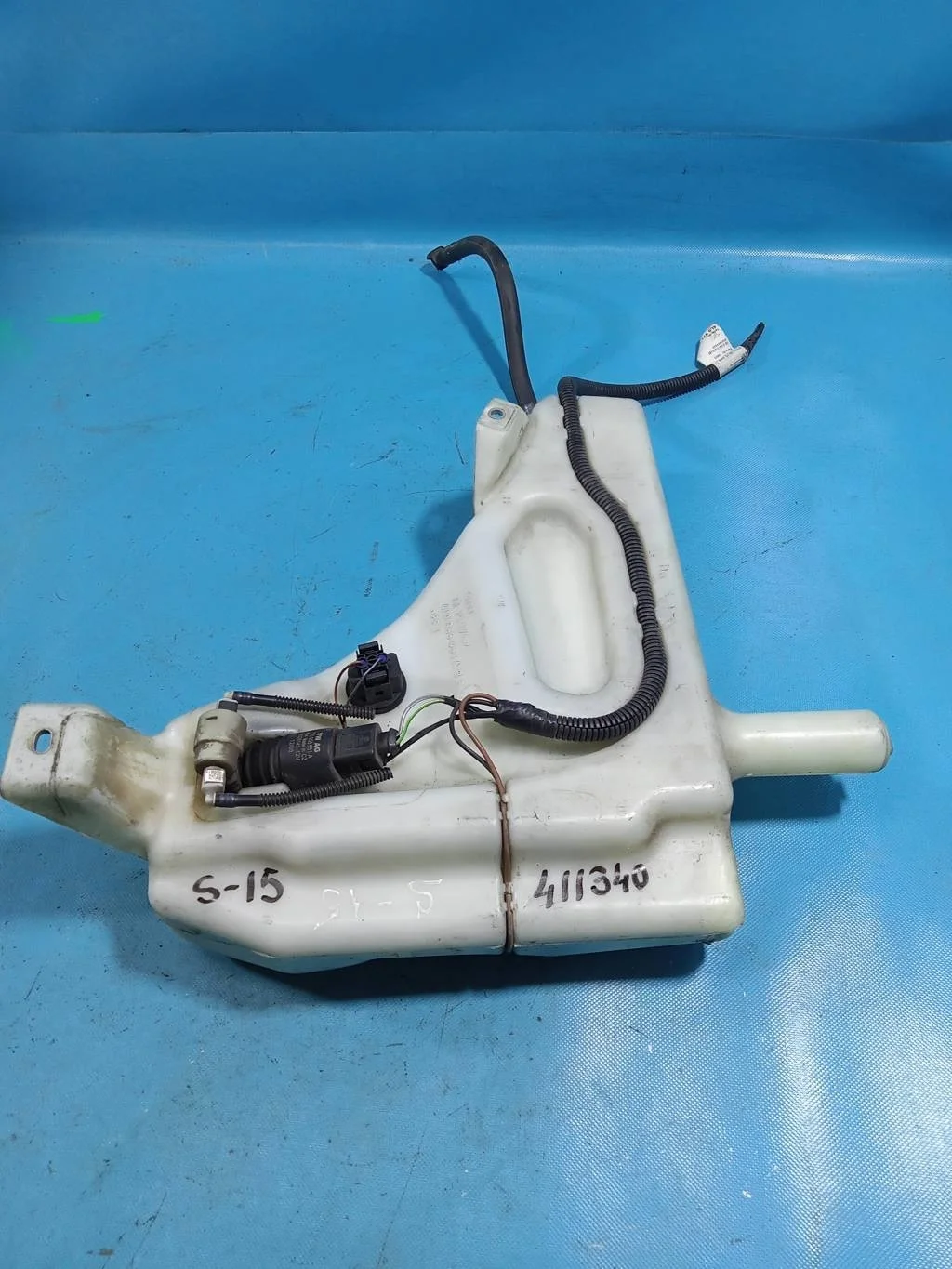 Бачок омывателя в сборе с моторами Audi Q7 (2006-