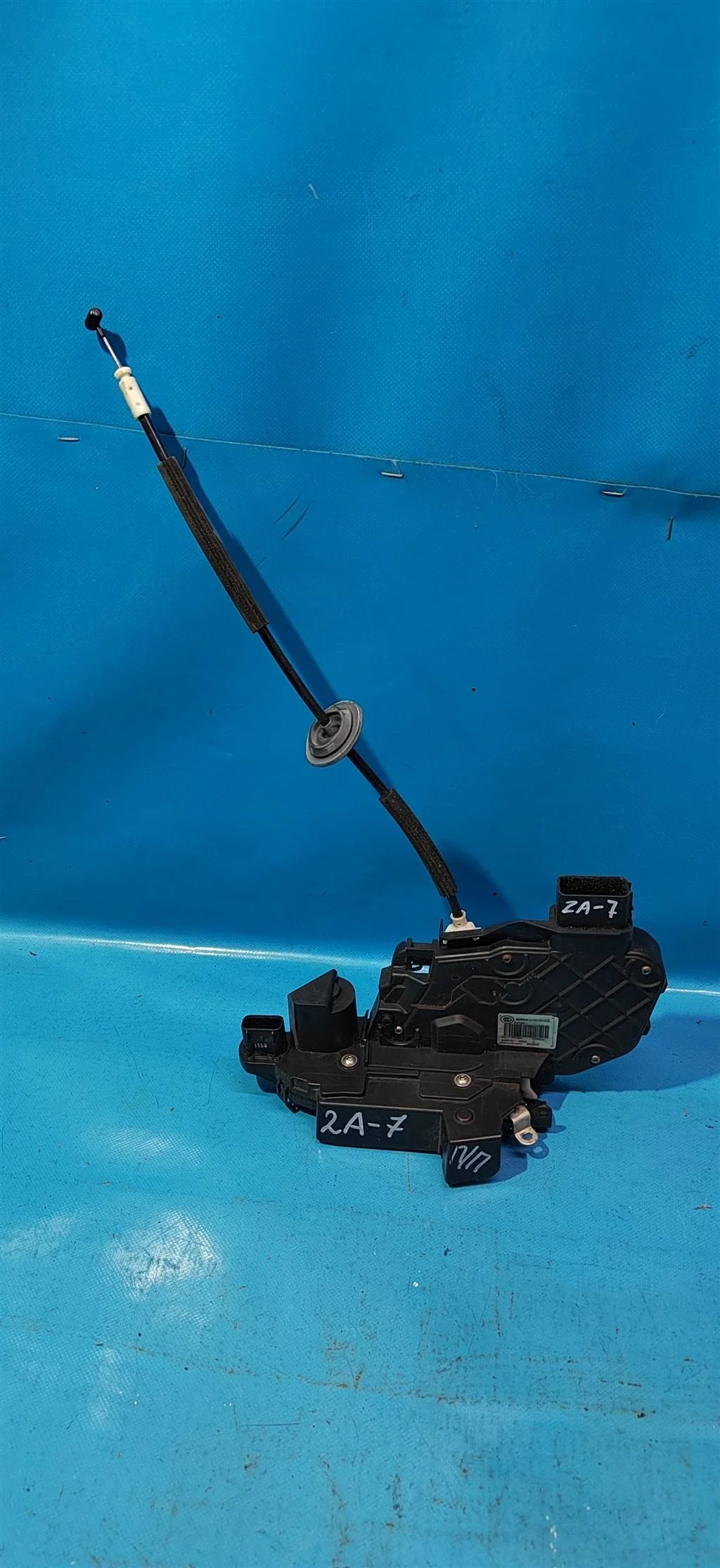 Замок двери передней правой Land Rover RANGE ROVE