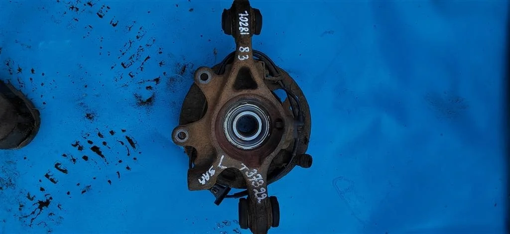 Кулак  задний левый Land Rover RANGE ROVER SPORT