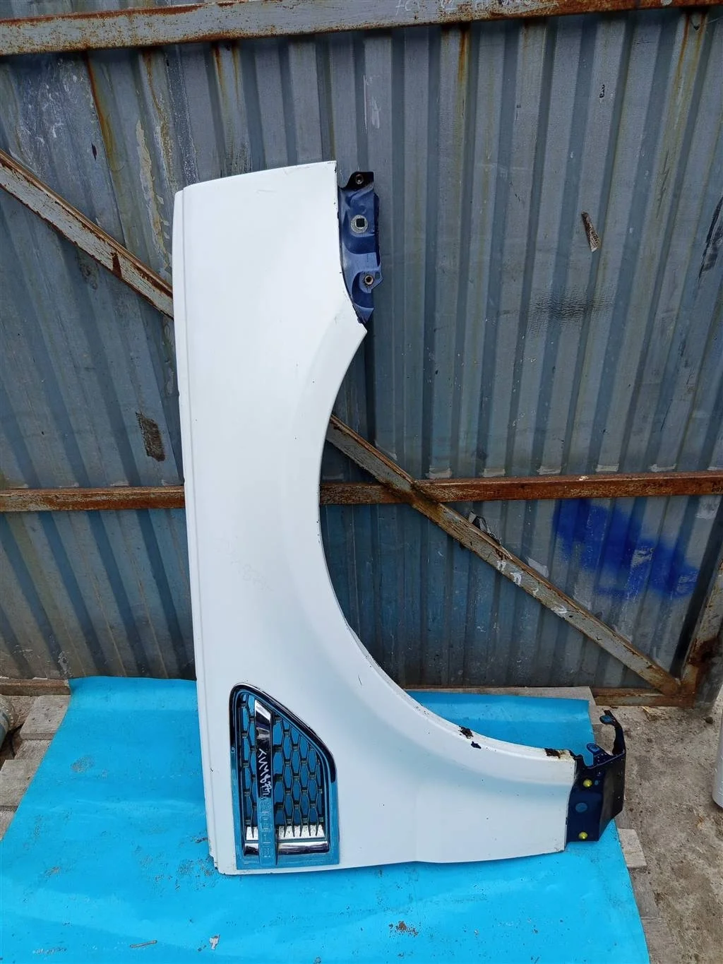 Крыло переднее правое Land Rover RANGE ROVER SPOR