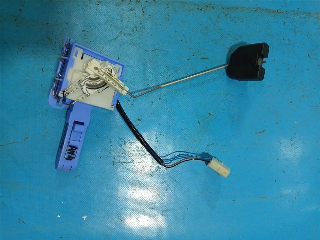 Датчик уровня топлива в баке VW Touareg NF (2011-