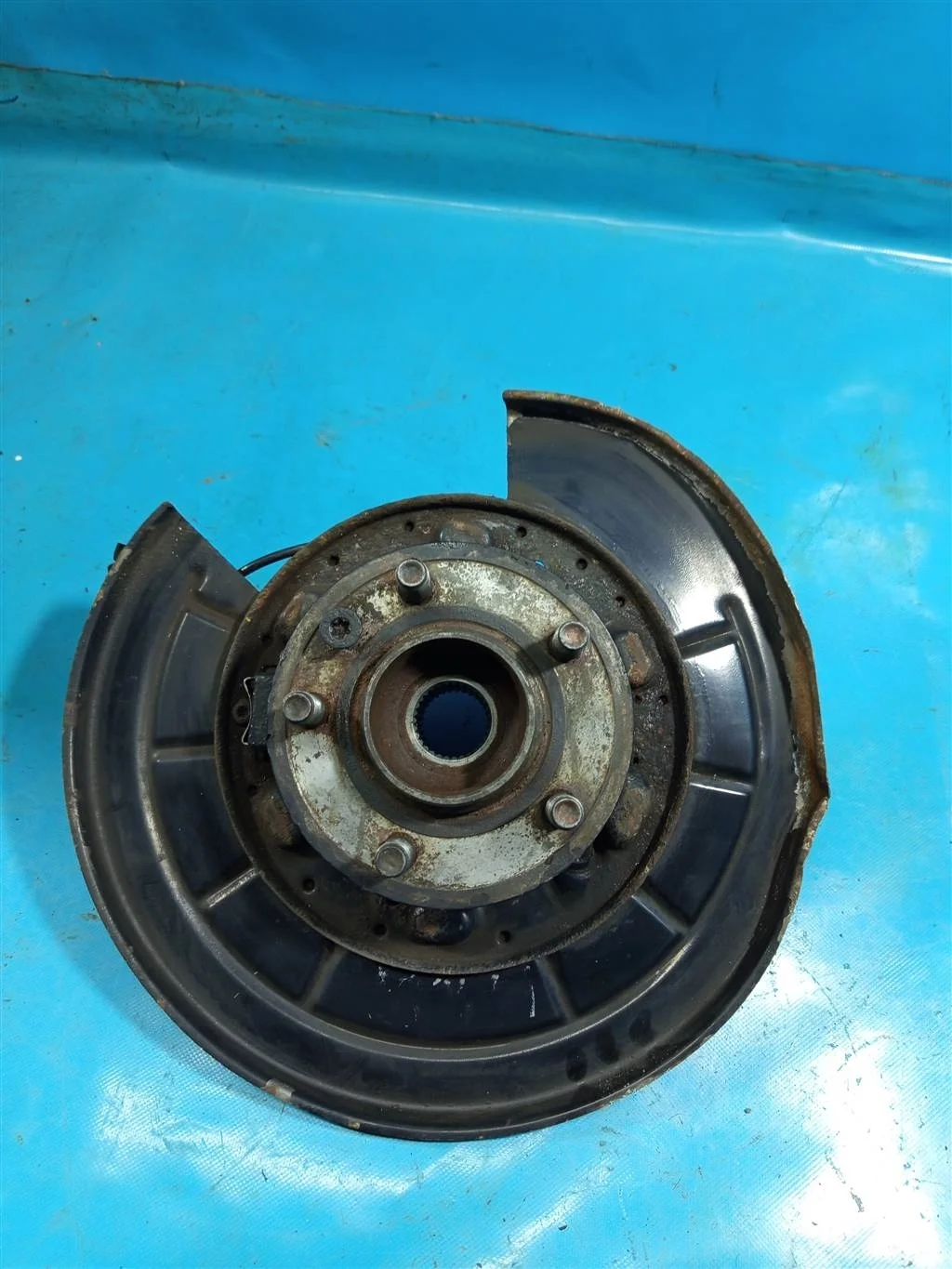 Кулак  задний левый Land Rover RANGE ROVER SPORT