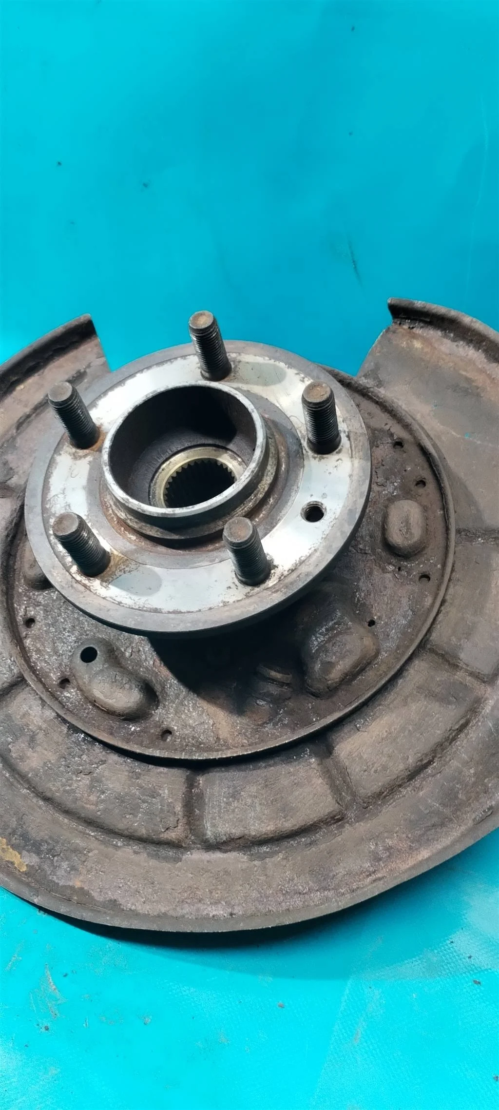 Кулак  задний левый Land Rover RANGE ROVER SPORT