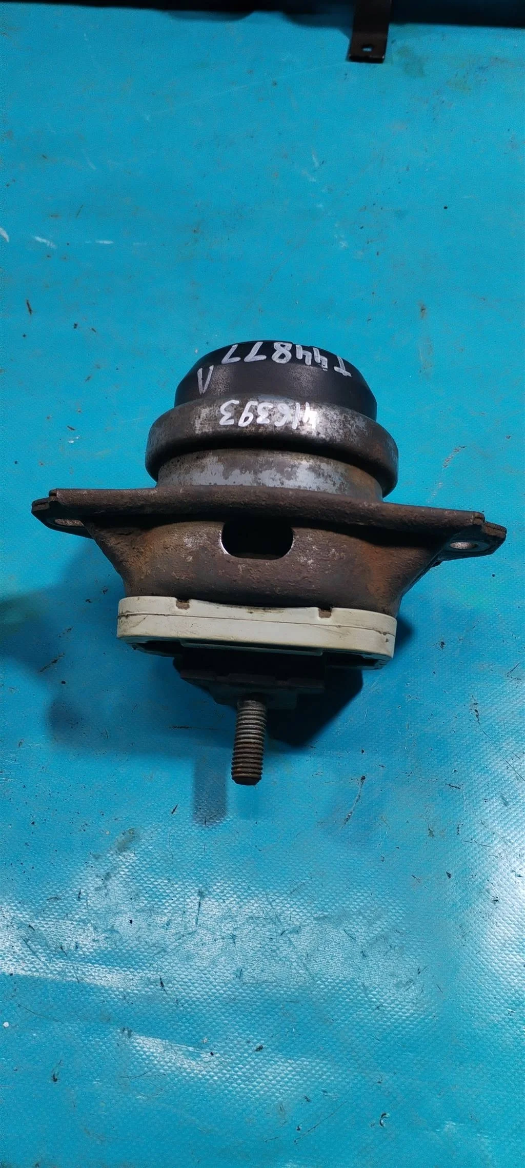 Опора двигателя Land Rover RANGE ROVER SPORT L320