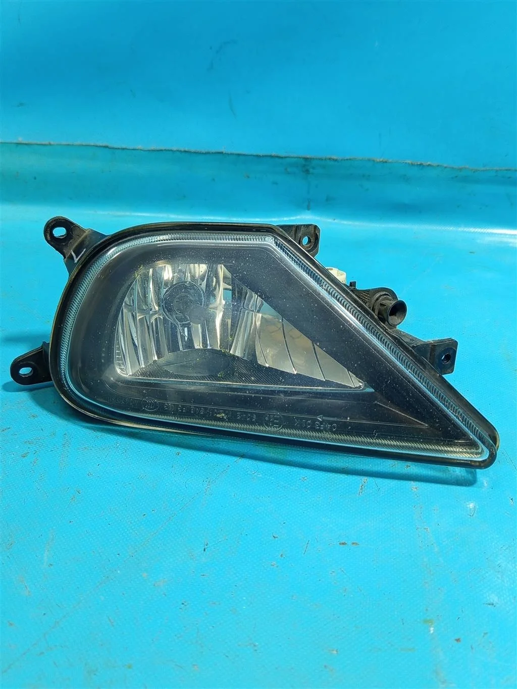 Фара противотуманная правая VW Touareg NF (2011-2