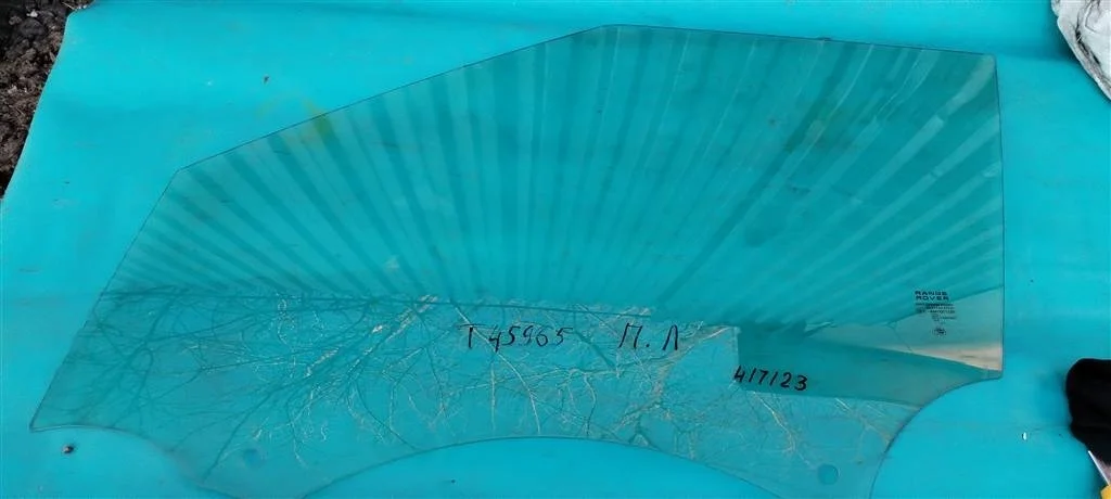 Стекло двери передней левой Land Rover Range Rove