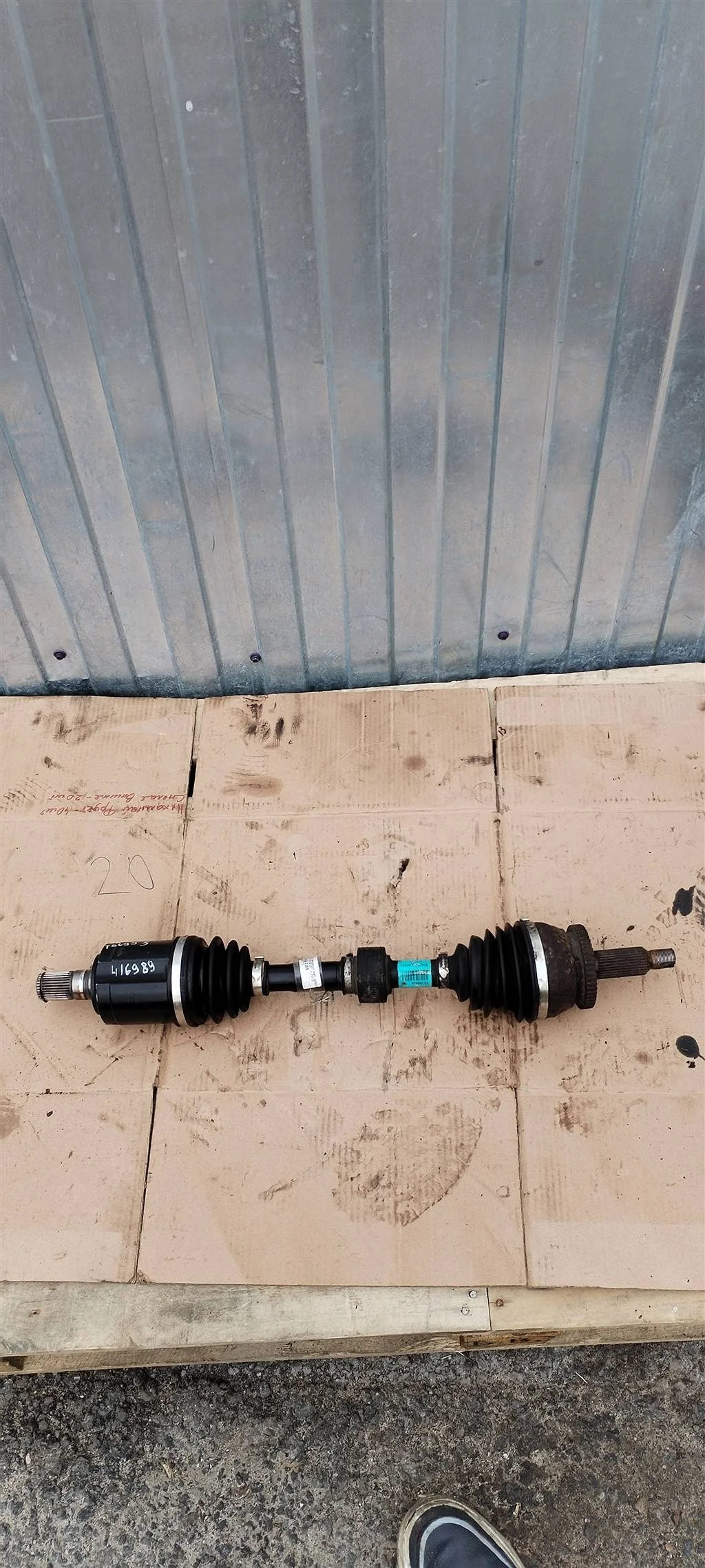 Приводной вал передний левый Kia Sorento XM (2009