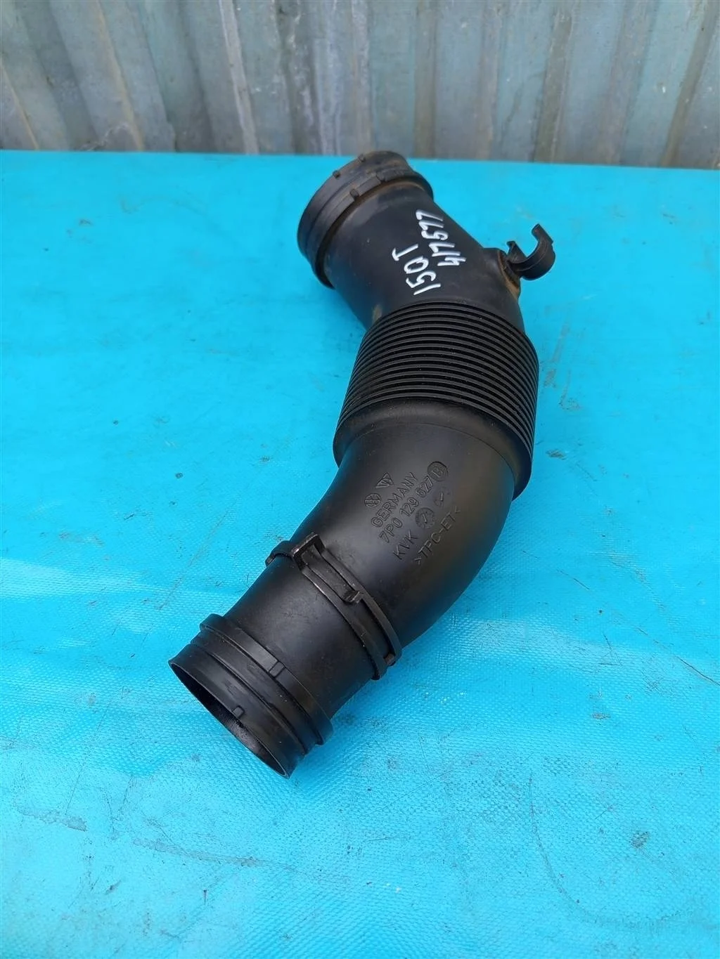 Патрубок воздушного фильтра VW Touareg NF (2011-2