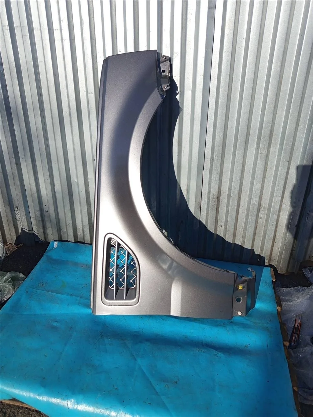 Крыло переднее правое Land Rover RANGE ROVER SPOR