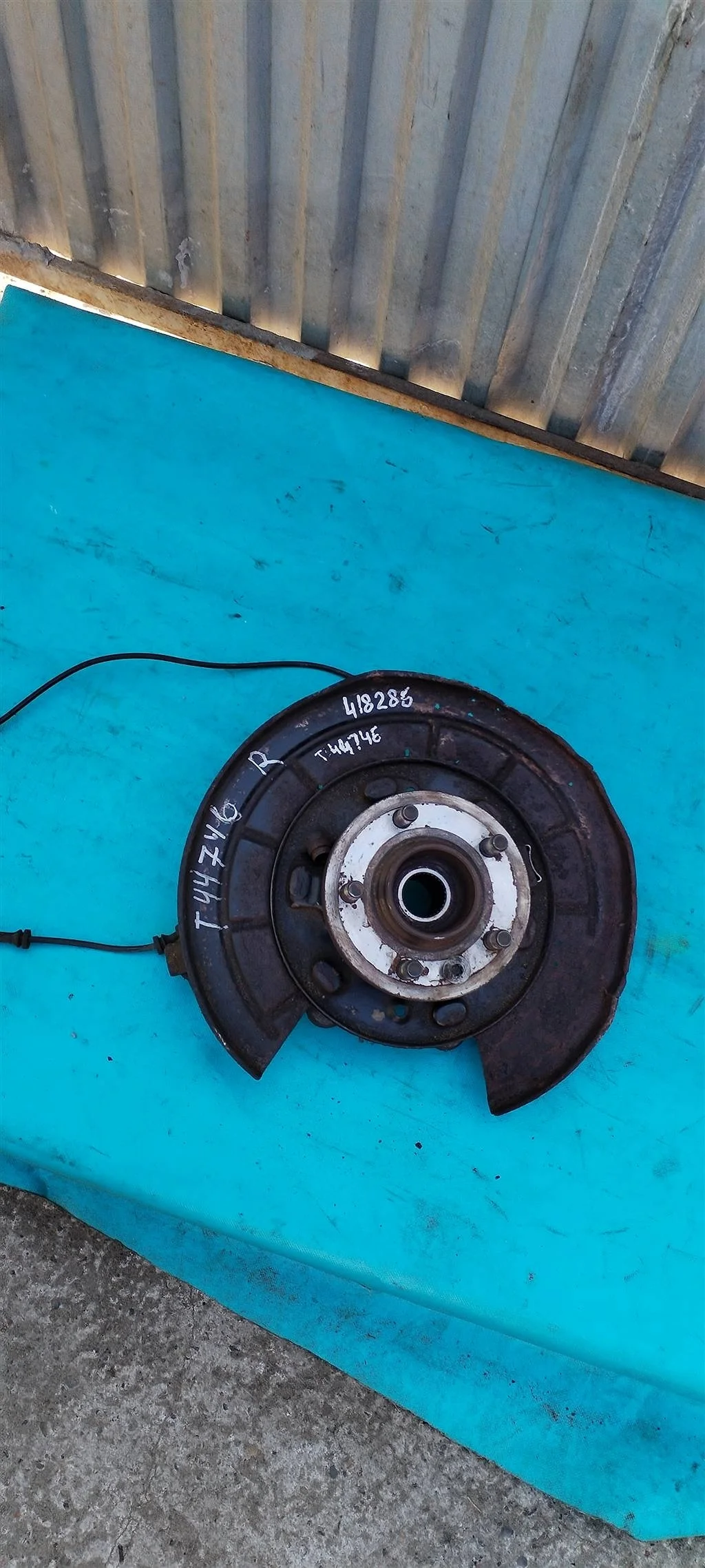 Кулак  задний правый Land Rover RANGE ROVER SPORT