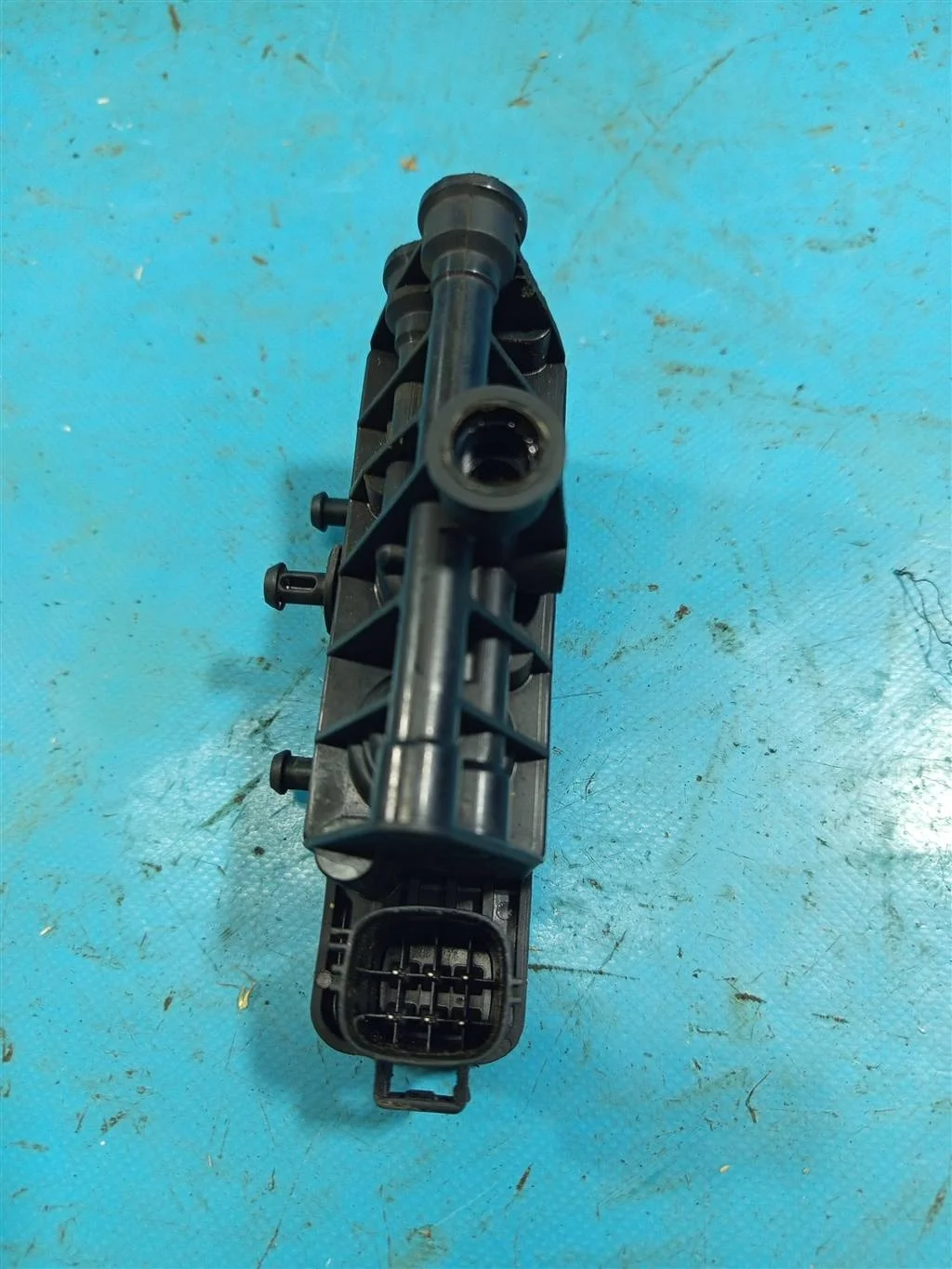 Клапан пневмоподвески Land Rover RANGE ROVER SPOR