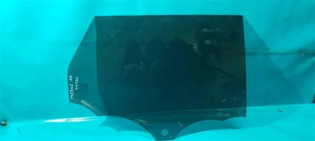 Стекло двери задней правой Land Rover Range Rover