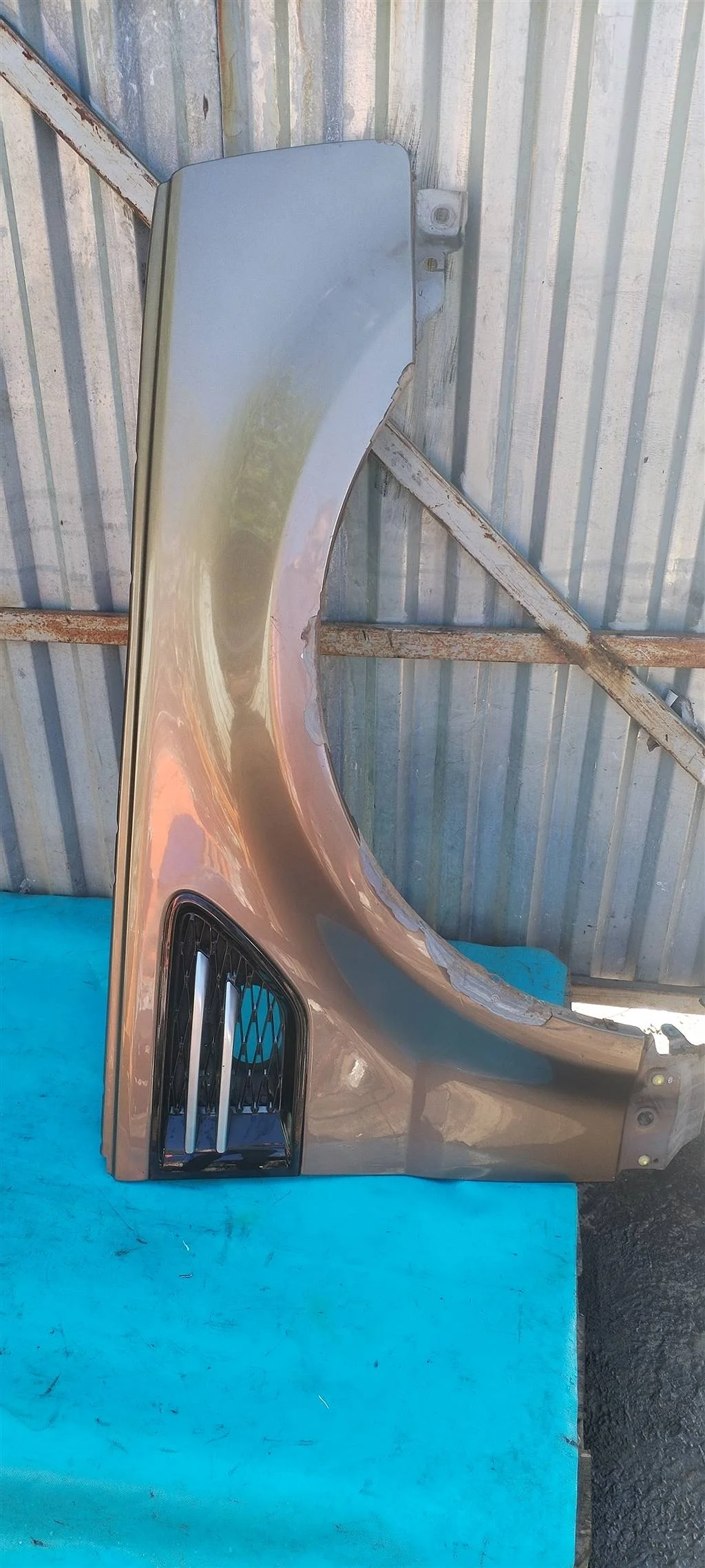 Крыло переднее правое Land Rover RANGE ROVER SPOR